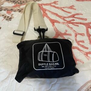 Travel duffle bag